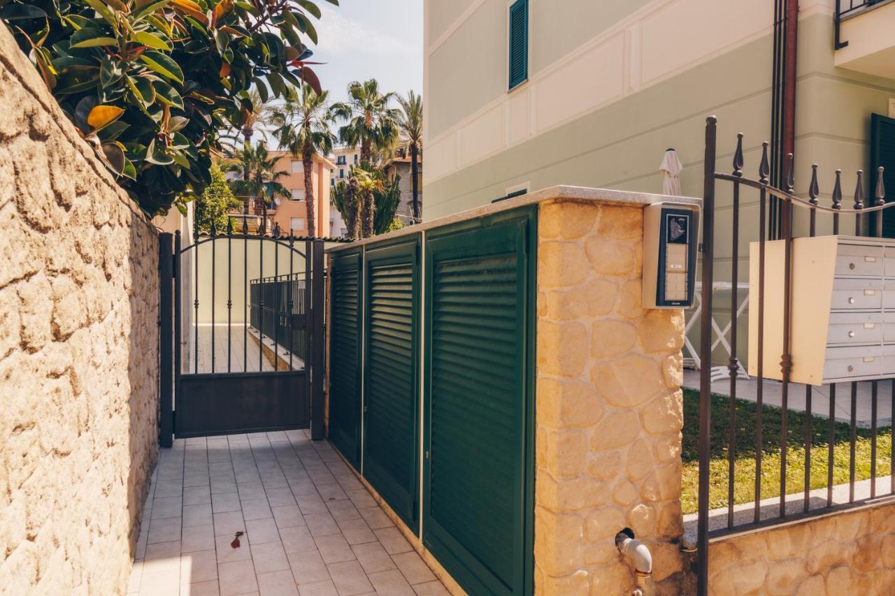 189 - Casa Bordighera Centro, 350Metri Dal Mare Apartamento Exterior foto